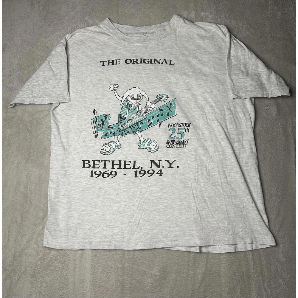 Vintage 1994 Woodstock 25th Anniversary Bethel‎ NY Graphic Music Band Tee Size L